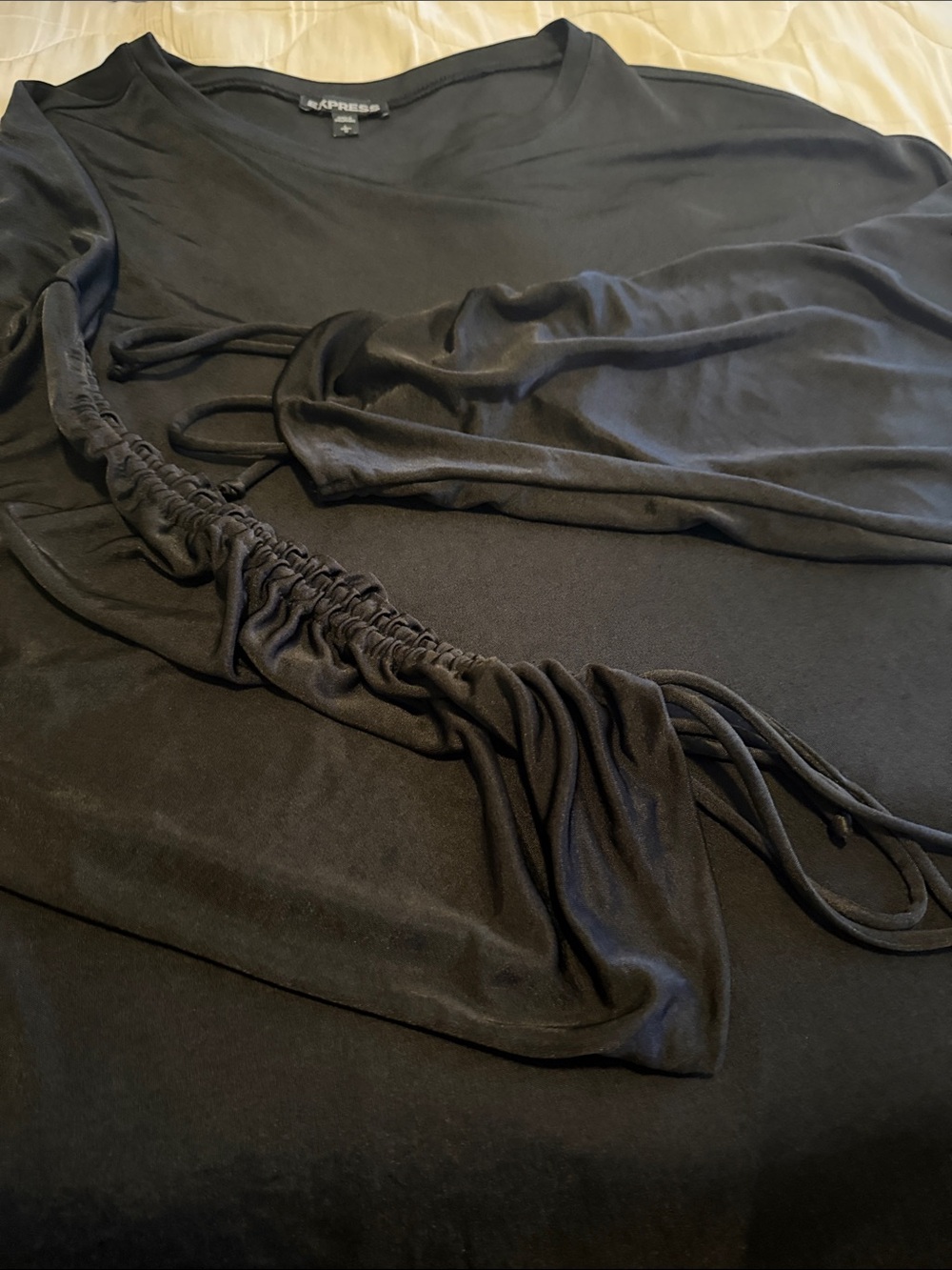 Express Black Long-Sleeve Ruched Drawstring Top - Picture 6 of 8